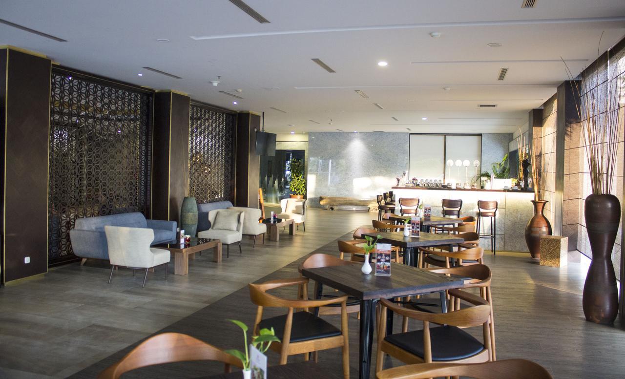 Rattan Inn Hotel Banjarmasin  Exterior photo