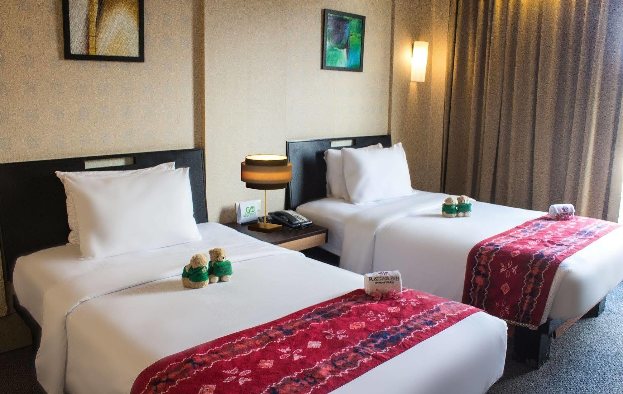 Rattan Inn Hotel Banjarmasin  Exterior photo
